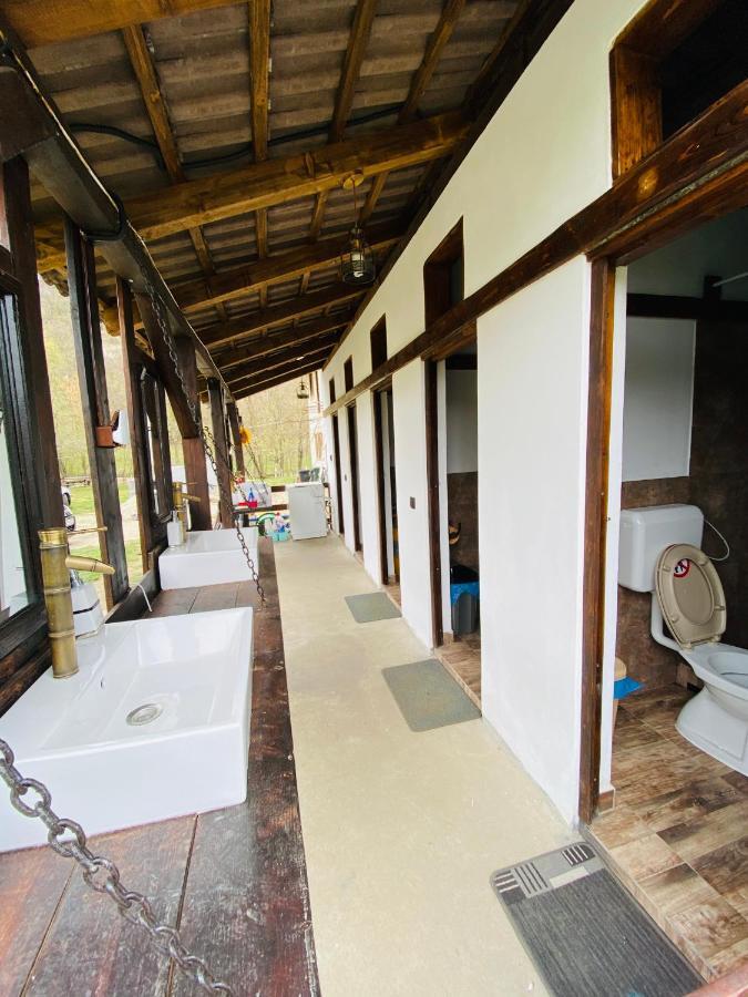 Camping In Clisura Dunarii Ieşelniţa Eksteriør billede