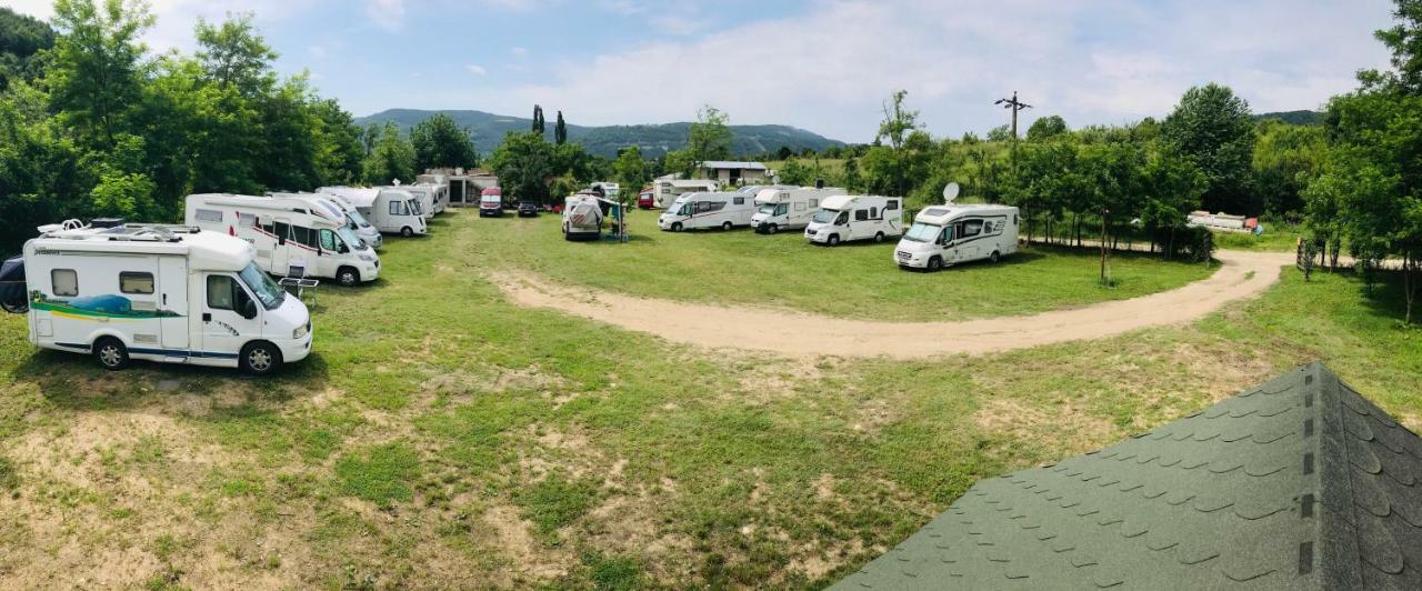 Camping In Clisura Dunarii Ieşelniţa Eksteriør billede